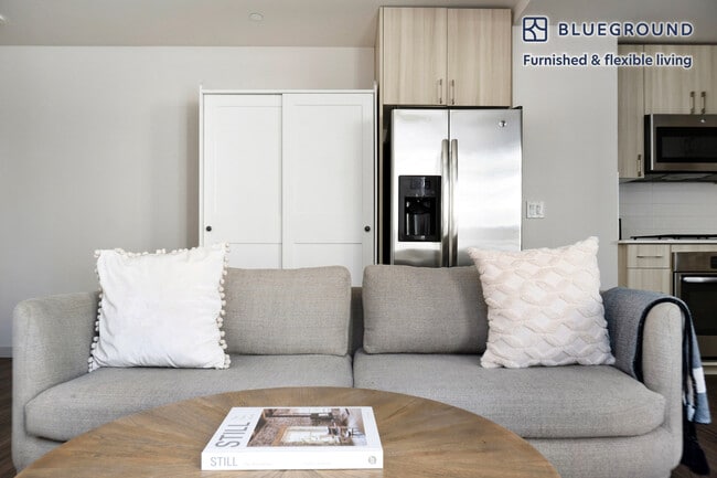 Photo - 2015 2nd Ave Unit FL3-ID967