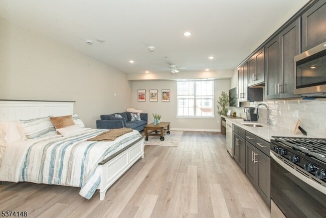 Photo - 10 Kingsbridge Rd