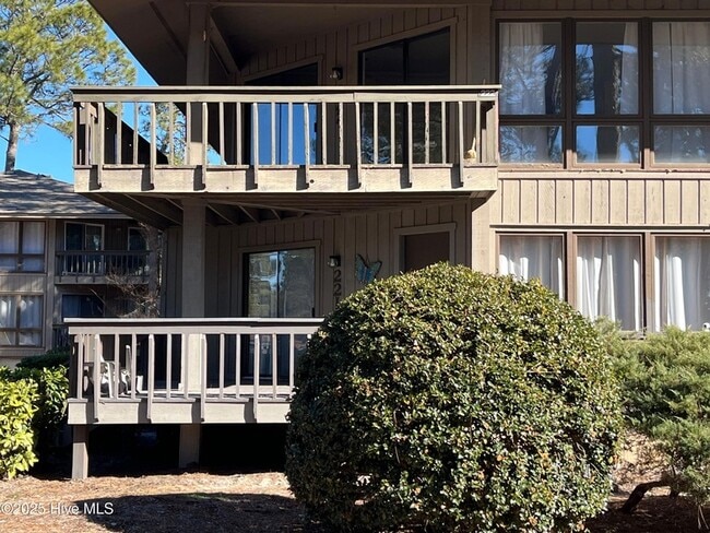 Building Photo - 222 Foxkroft Dr