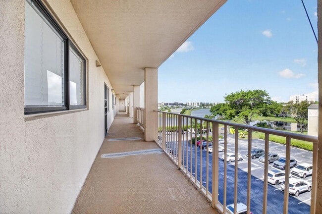 Photo - 7076 Huntington Ln Unit 5070