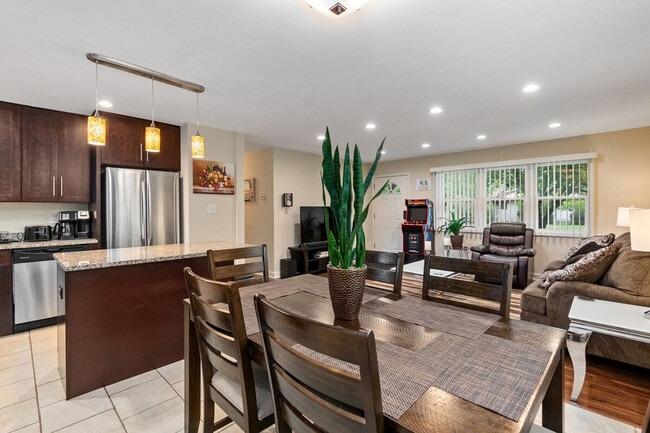 Photo - 901 W Dundee Rd Unit ID1285052P