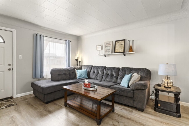 Building Photo - 13741 McKinley Ave Unit ID1032320P