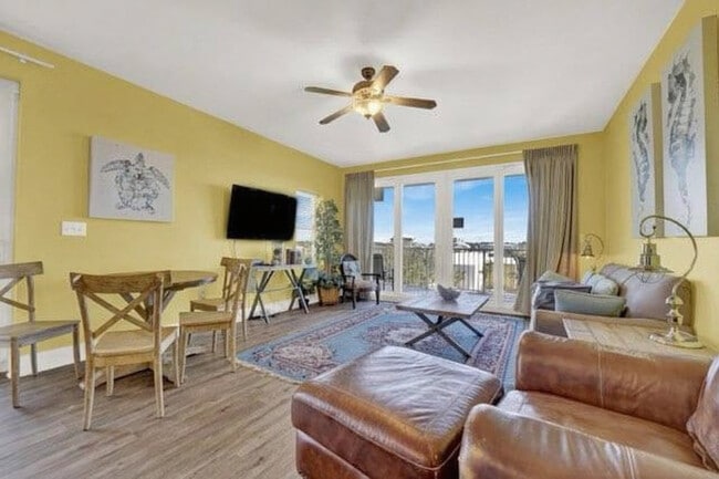 Building Photo - 9800 S Thomas Dr Unit SI ID1523383P