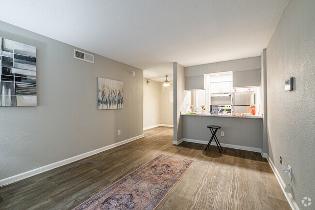 1BR, 1BA - 640SF - Living Room - Vista Azul