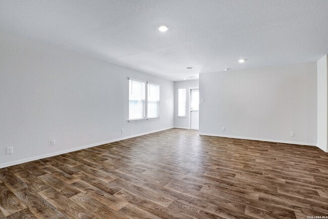Photo - 13512 Waxman Spark