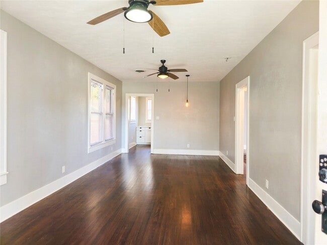 Photo - 4302 Ave Q 1/2