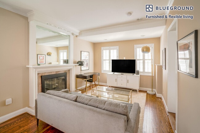 Photo - 3207 Scott Pl NW