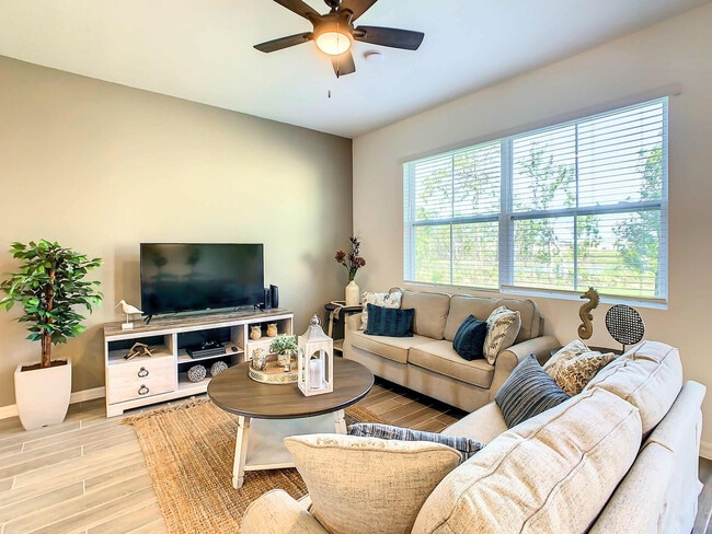 Building Photo - 820 Longboat Dr Unit ID1314991P