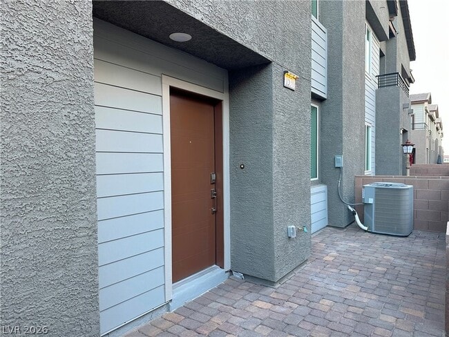 Photo - 1538 Eva Xing Pl