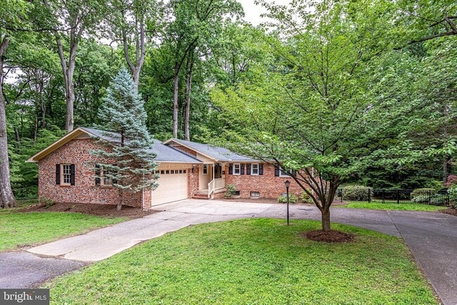 Building Photo - 5225 Old Dominion Dr