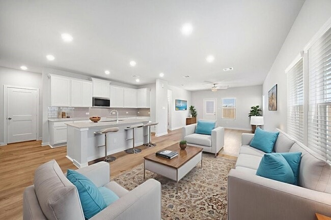 Photo - 8023 Heroes Hall Dr