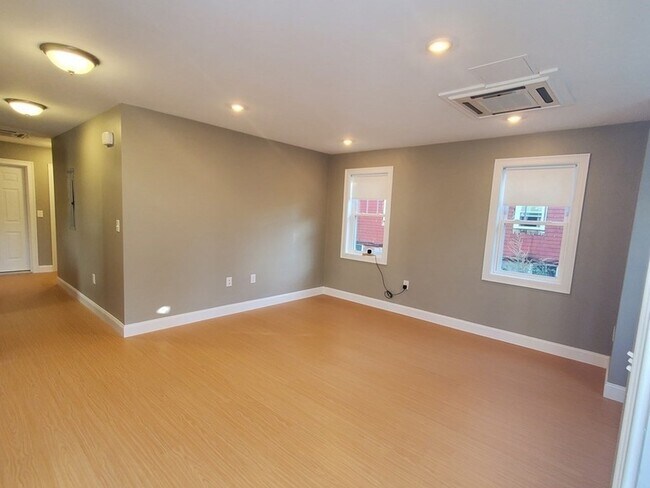 Photo - 10 Ashton St Unit 1