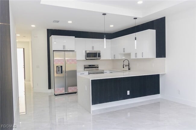 Photo - 843 Duplex St E Unit B