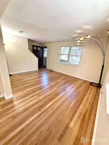 Photo - 265 Newman St