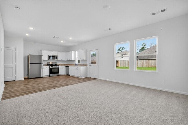 Photo - 18752 Lucas Michael Wy