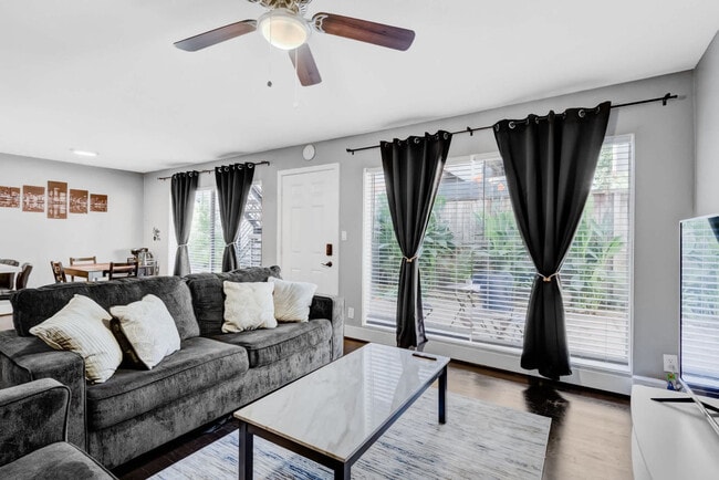 Photo - 2216 Hazard St Unit FL1-ID1257752P