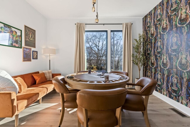 Building Photo - 554 Rosedale Ave Unit ID1245504P