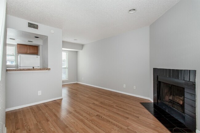 Photo - 1901 N Fitzhugh Ave Unit 19B