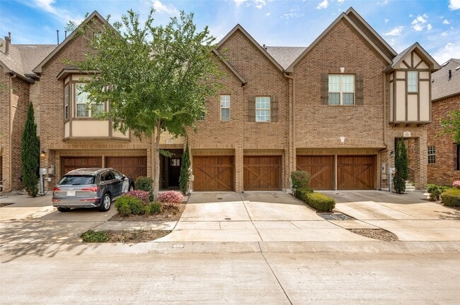 Photo - 572 Waterloo Dr