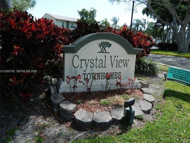 Photo - 899 Crystal Lake Dr