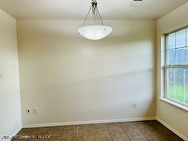 Photo - 1813 Green Meadow Dr