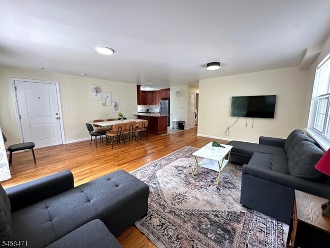 Photo - 453-455-455 Washington St Unit 3