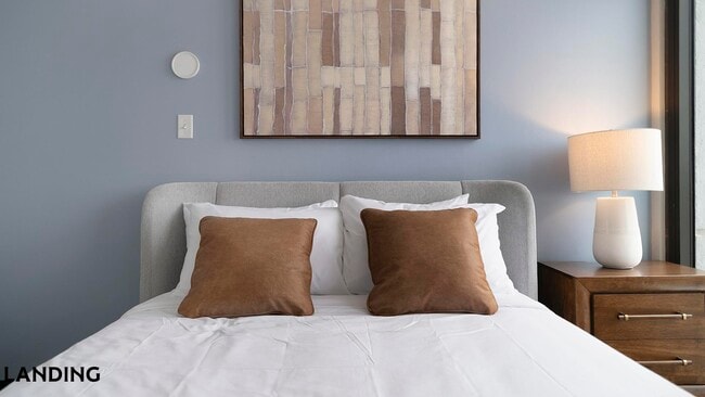 Photo - 1922 W Ogden Ave Unit 1114