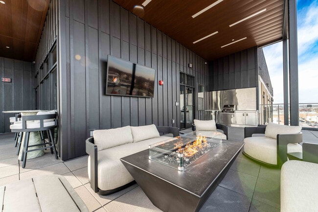 Building Photo - Heritage