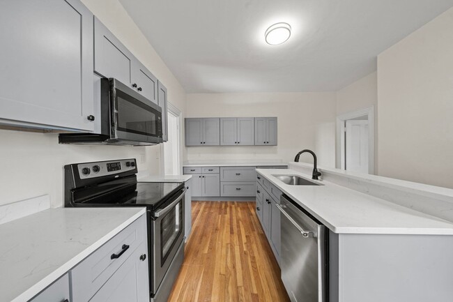 Building Photo - 16 Lafayette St Unit 1