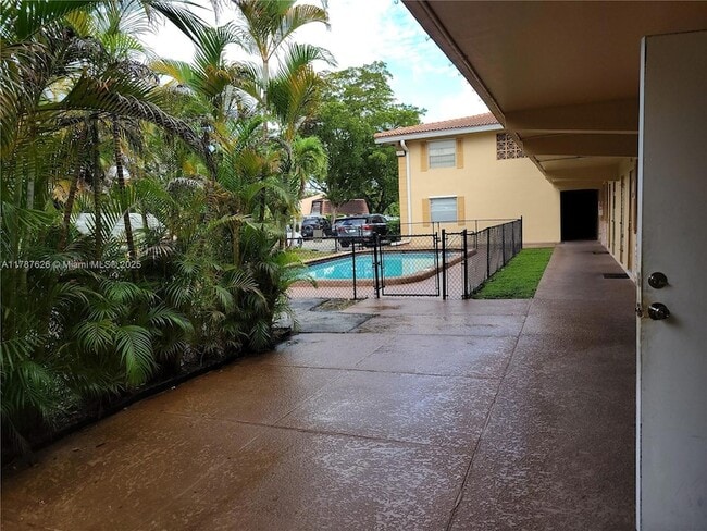 Photo - 8704 NW 35th St Unit 105