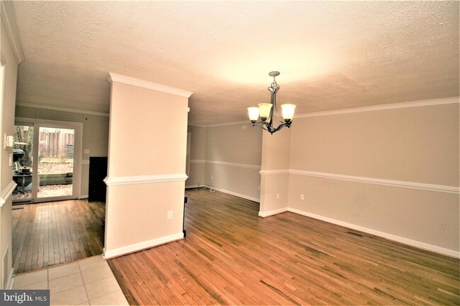 Photo - 118 Middle Point Ct