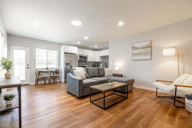 Building Photo - 4349 Oxford St Unit SI ID1496400P