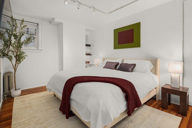 Photo - 3 E 9th St Unit SI ID1503018P