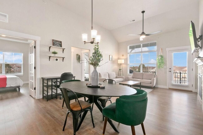 Photo - 1875 Fall River Dr Unit ID1013153P