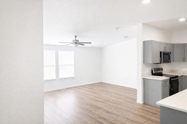 Photo - 10121 Evanston Ln