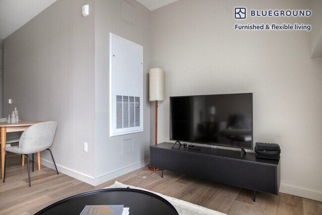 Photo - 1550 Soldiers Field Rd Unit FL6-ID999