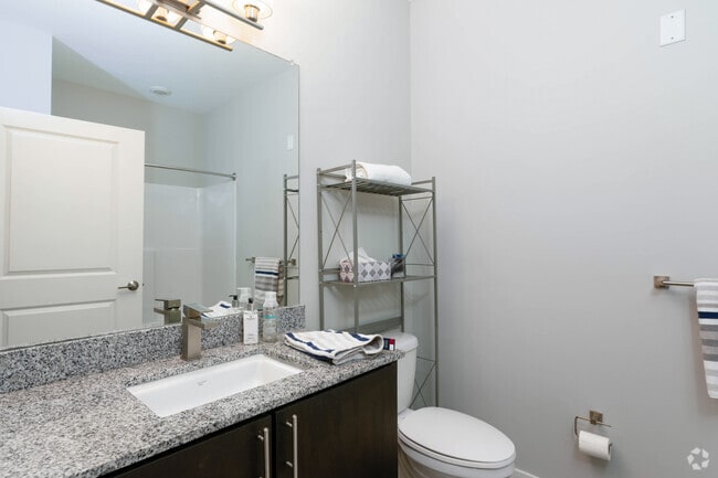 Studio - 509SF - Bathroom - Windsor Station