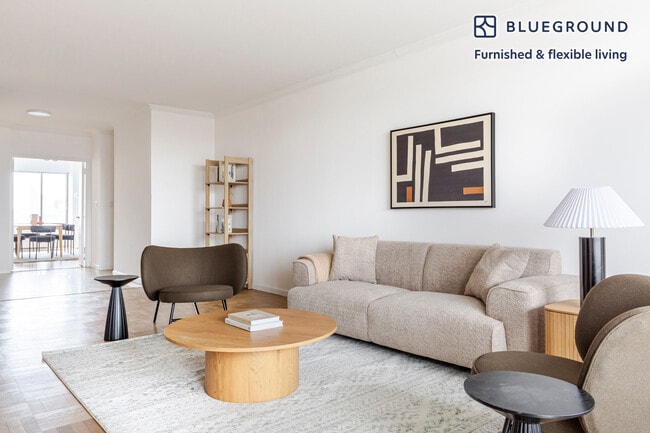 Photo - 985 5th Ave Unit FL21-ID1768