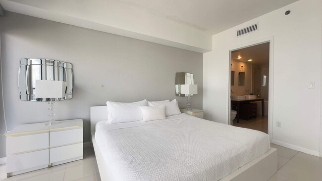 Photo - 485 Brickell Ave Unit SI ID1240672P