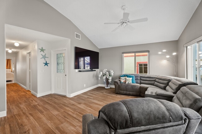 Photo - 1132 Nettles Blvd Unit SI ID1538693P