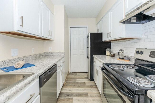 Building Photo - Northwoods Apartments