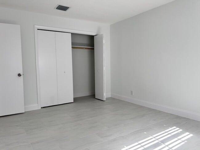 Photo - 402 Lake Shore Dr Unit 103