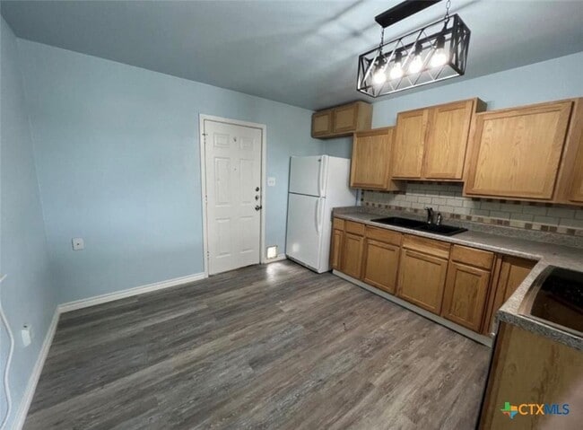 Photo - 304 Margaret Lee St