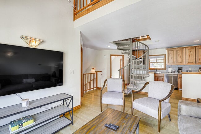 Photo - 304 N Main St Unit SI ID1386182P