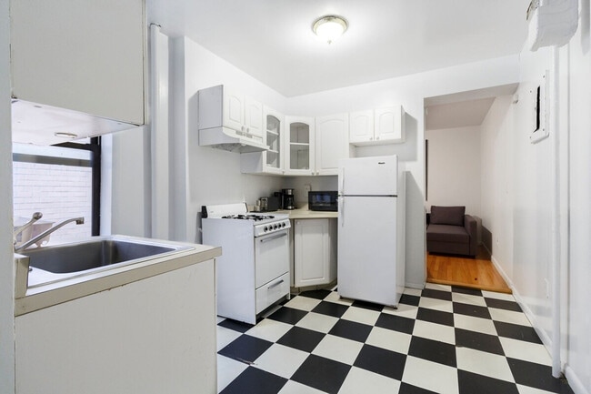 Photo - 300 E 93rd St Unit SI ID1032028P