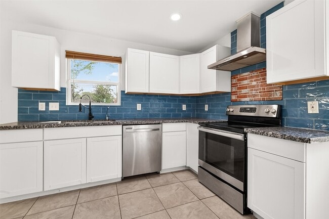 Photo - 29311 Raestone St