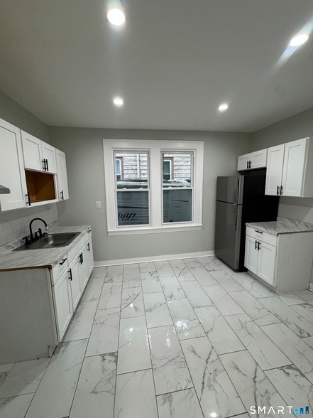 Building Photo - 180 Goffe Terrace Unit 1st floor
