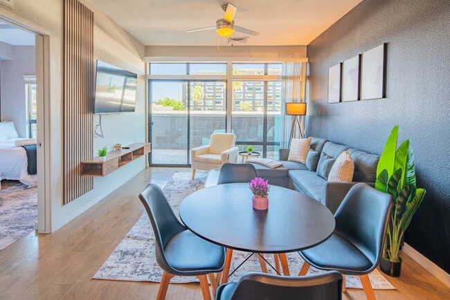 Building Photo - 1016 N 3rd St Unit ID1263065P