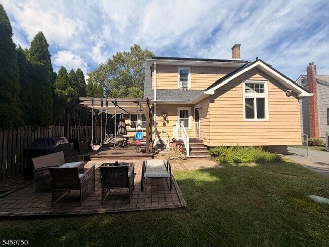 Photo - 33 Poplar Ave