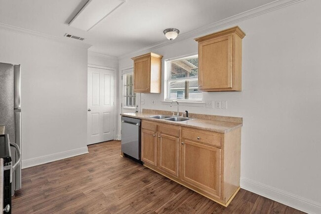 Photo - 415 W 33rd Ave